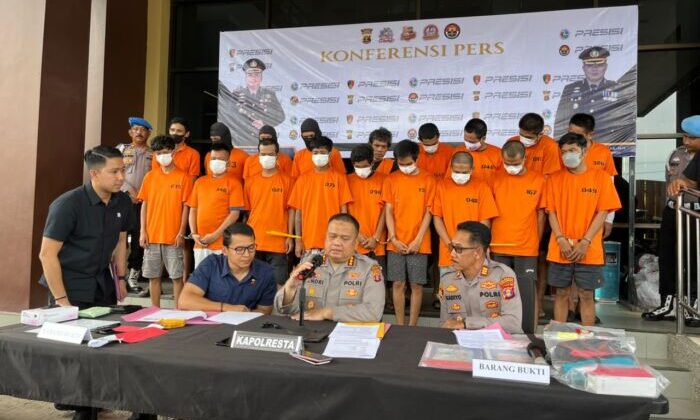 Konferensi pers yang dipimpin langsung oleh Kapolresta Samarinda, Kombes Pol Hendri Umar. Foto: BorneoFlash/NurAinunnisa