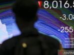 Layar menampilkan pergerakan harga saham Ilustrasi - Layar menampilkan pergerakan harga saham di Bursa Efek Indonesia. Foto: ANTARA-Hafidz Mubarak A