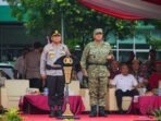 Pangdam VI/Mulawarman Mayjen TNI Rudy Rachmat Nugraha, S.I.P., M.Sc., menghadiri Apel Gelar Pasukan dalam rangka Simulasi Sispamkota Penanganan dan Pengamanan Kegiatan Unjuk Rasa yang digelar oleh Polda Kalimantan Timur di halaman parkir GOR Kadrie Oening, Samarinda, Pada Jumat (31/10/2025). Foto: HO/Pendam VI/Mlw