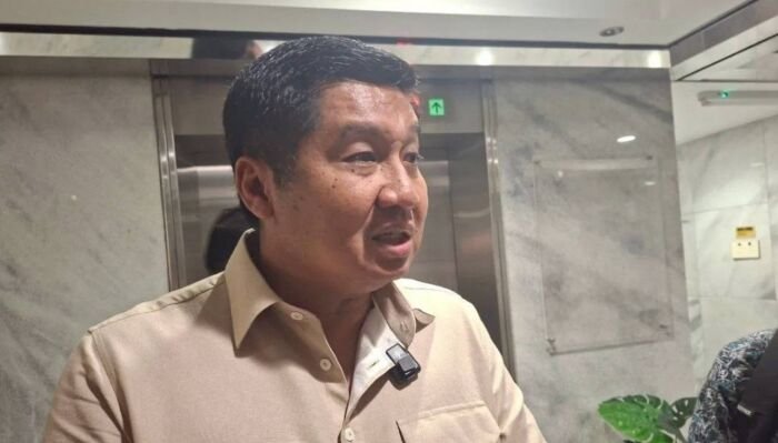 Menteri Perumahan dan Kawasan Permukiman (PKP) Maruarar Sirait menyampaikan keterangan kepada awak media di Jakarta. FOTO : ANTARA/Aji Cakti.