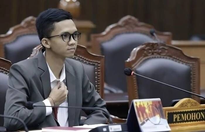Muhamad Anugrah Firmansyah, pemohon uji materi Undang-Undang Nomor 1 Tahun 1974 tentang Perkawinan, mengikuti sidang perdana di Mahkamah Konstitusi, Jakarta, Rabu (12/11/2025). FOTO : ANTARA/HO-Humas MK/Bay
