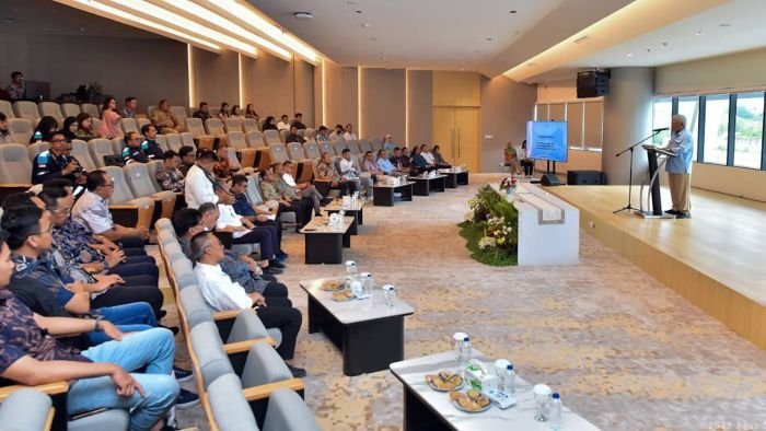 Pembangunan embung di Kawasan Inti Pusat Pemerintahan (KIPP) 1B dan 1C serta kolam retensi bersama sejumlah penyedia jasa, yaitu PT Bumi Karsa, PT Adhi Karya (Persero) Tbk, dan PT Nindya Karya, pada Kamis (27/11/2025). Foto: HO/Humas Otorita IKN