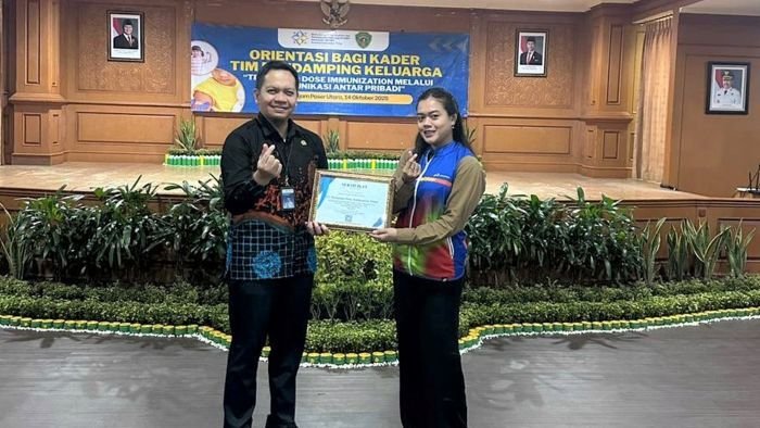 PHKT mendapatkan dua penghargaan atas peran aktif dan dukungannya terhadap program pemerintah di bidang kesejahteraan keluarga dan pencegahan stunting dari BKKBN Kaltim terkait dukungan PHKT terhadap Program Taman Asuh Sayang Anak (TAMASYA). Foto: HO/PHKT