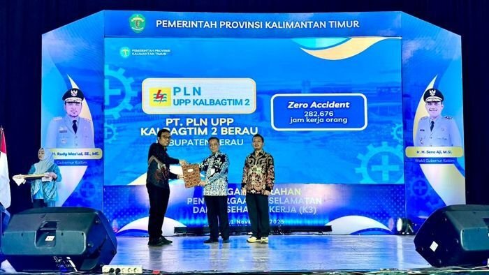 PLN UIP KLT berhasil meraih predikat Zero Accident dalam ajang Penganugerahan Penghargaan K3 Kalimantan Timur Tahun 2025 yang digelar di Plenary Hall Sempaja, Samarinda, pada Selasa (11/11/2025). Foto: HO/PLN UIP KLT