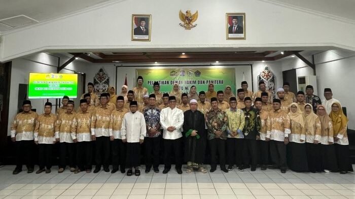 Pelantikan Dewan Hakim dan Panitera MTQ ke-53 Tingkat Kota Balikpapan Tahun 2025 dalam sebuah acara yang digelar khidmat, pada Rabu (12/11/2025). Foto: BorneoFlash/Ardian