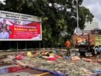 Pemusnahan barang bukti hasil penertiban Satpol PP Kota Samarinda. Pemusnahan barang bukti hasil penertiban Satpol PP Kota Samarinda. Foto: BorneoFlash/NurAinunnisa