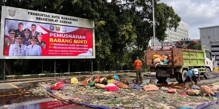 Pemkot Samarinda Ajak Warga Jauhi Alkohol, 2.912 Botol Miras Dimusnahkan