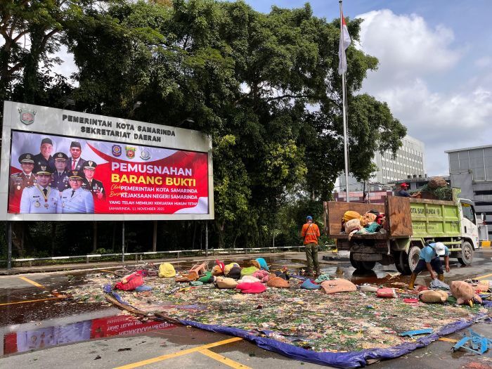 Pemkot Samarinda Ajak Warga Jauhi Alkohol, 2.912 Botol Miras Dimusnahkan