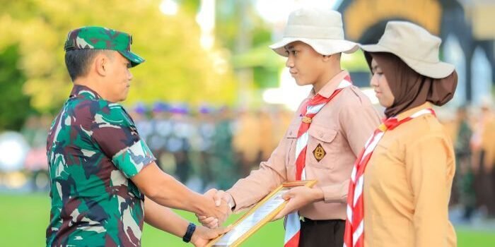Penutupan Pelatihan Korps Kadet Republik Indonesia (KKRI) Siswa/Siswi SMK TA 2025 di Lapangan Upacara Makodam VI/Mlw, Balikpapan, pada Minggu (02/11/2025). Foto: HO/Pendam VI/Mlw