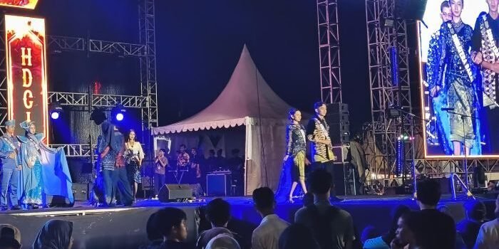 Peragaan busana para finalis Duta Wisata Indonesia 2025, di Balikpapan Sport and Convention Center (BSCC)/ Dome, pada Jumat Malam (7/11/2025). Foto: BorneoFlash/Ardian