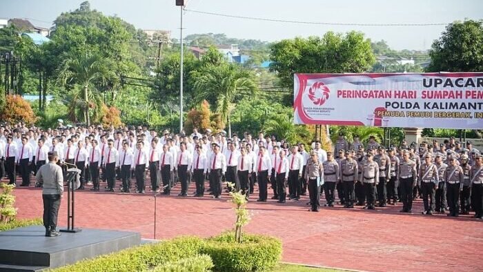 Polda Kaltim Menggelar apel pagi rutin di halaman Mapolda Kaltim, pada Senin (03/11/2025). Foto: HO/Humas Polda Kaltim