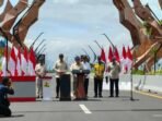 Presiden RI Prabowo Subianto berpidato dalam agenda peresmian operasional Jembatan Kabanaran, Daerah Istimewa Yogyakarta, Rabu (19/11/2025). FOTO :ANTARA/Andi Firdaus.