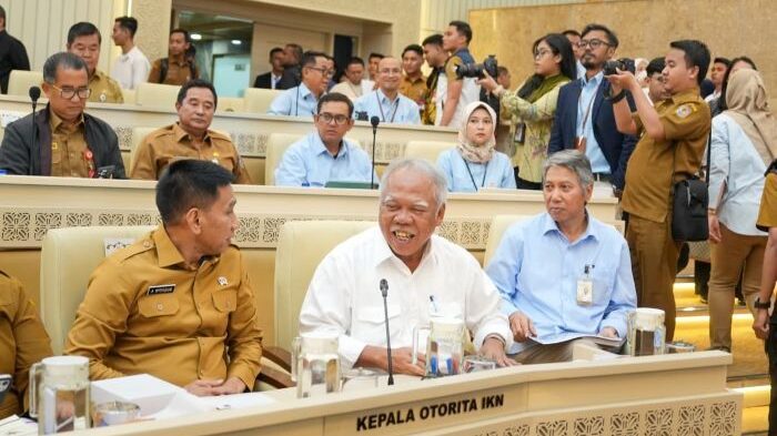 Rapat Kerja dan Rapat Dengar Pendapat antara Otorita Ibu Kota Nusantara (IKN) dan Komisi II DPR RI yang digelar di Gedung Nusantara, pada Selasa (25/11/2025). Foto: HO/Humas Otorita IKN
