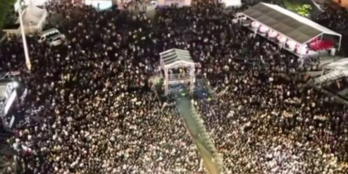 Ribuan penonton padati puncak Balikpapan Fest 2025 di Balikpapan Sport And Convention Center (BSCC)/Dome, pada Sabtu (8/11/2025) malam. Foto: BorneoFlash/IST