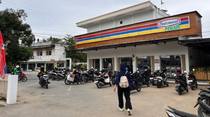 Salah satu toko ritel modern yang ada di Kota Samarinda. Foto: BorneoFlash/NurAinunnisa