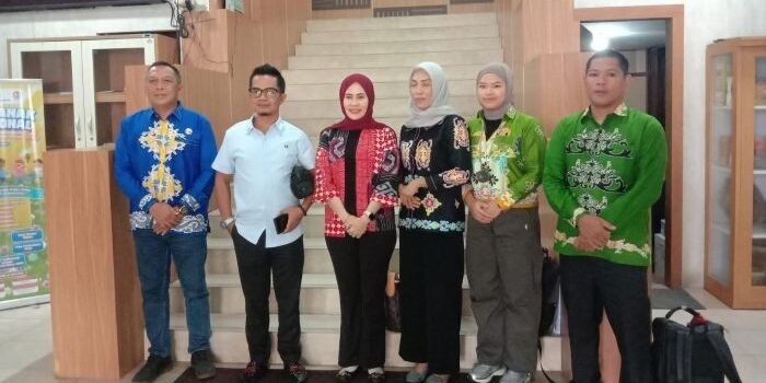 Sekretariat DPRD Kota Balikpapan menerima kunjungan kerja dari DPRD Kabupaten Tana Tidung, Provinsi Kalimantan Utara, pada Kamis (13/11/2025). Foto: BorneoFlash/Ardian