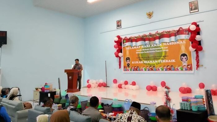 Sekretaris Daerah (Sekda) Kukar Sunggono menyampaikan sambutan pada acara kunjungan Bunda Paud. Foto: BorneoFlash/Ernita Sriana