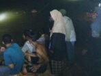Tim gabungan saat mencari enam anak tenggelam di kawasan Waduk Kilometer 8, pada Senin (17/11/2025) malam. Foto: BorneoFlash/Ist