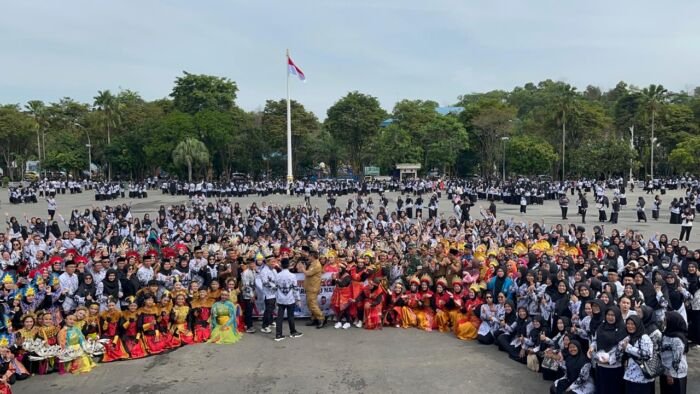 Upacara peringatan HUT ke-80 PGRI sekaligus Peringatan HGN Tahun 2025 di Balikpapan Sport and Convention Center (BSCC)/Dome, pada Selasa (25/11/2025). Foto: BorneoFlash/Niken Sulastri