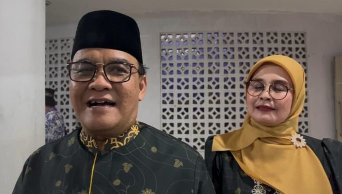 Wakil Wali Kota Balikpapan, H. Bagus Susetyo didampingi istri Siti Kotijah usai Membuka MTQ ke-53 Tingkat Kota Balikpapan di Gedung GWT Politeknik Negeri Balikpapan, pada Jumat Malam (14/11/2025).. Foto: BorneoFlash/Ardian