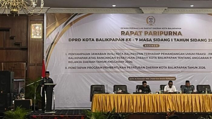 Wakil Wali Kota Balikpapan, H. Bagus Susetyo, pada saat Rapat Paripurna DPRD Balikpapan, pada Senin (24/11/2025). Foto: BorneoFlash/Niken Sulastri