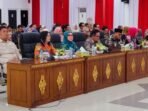 Wali Kota Balikpapan, Rahmad Mas’ud bersama Wakil Wali Kota Balikpapan, Bagus Susetyo, mengikuti penilaian WIA 2025 Wali Kota Balikpapan, Rahmad Mas’ud bersama Wakil Wali Kota Balikpapan, Bagus Susetyo, mengikuti penilaian WIA 2025, melalui virtual di Auditorium Balai Kota Balikpapan, pada Kamis (27/11/2025). Foto: BorneoFlash/Niken Sulastri