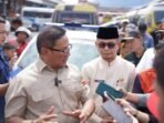 Wali Kota Bukittinggi Ramlan Nurmatias mengatakan Pemkot Bukittinggi mengerahkan alat berat untuk ikut membantu evakuasi bencana di Kabupaten Agam akibat cuaca ekstrem yang masih terjadi hingga saat ini, Kamis (27/11/2025). FOTO : ANTARA/Al Fatah.