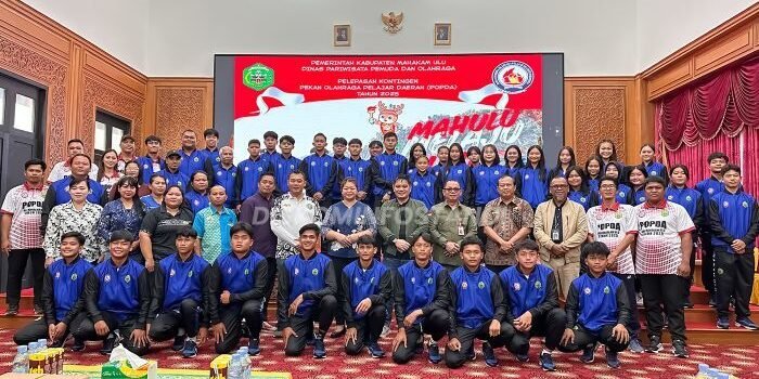 Acara pelepasan kontingen Pekan Olahraga Pelajar Daerah (POPDA) ke-XVII tahun 2025 di Ballroom Lantai 3 Kantor Bupati Mahulu, pada Jumat (7/11/2025). Foto: HO/diskominfostandimahulu