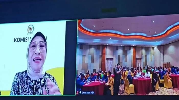 saat menjadi pembicara kunci Lokakarya Penguatan Kapasitas Pengguna Riset dan Inovasi untuk Masyarakat (PKPRIM) secara daring di Samarinda, Rabu (26/11/2025). FOTO : ANTARA/Ahmad Rifandi.