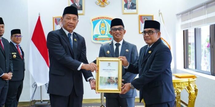 Wali Kota Balikpapan Lantik Pj Sekda dan Direktur Teknik PTMB