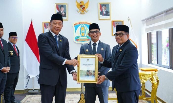Agus Budi Prasetyo dilantik Sebagai Penjabat (Pj) Sekretaris Daerah (Sekda) Kota Balikpapan, di Balai Kota Balikpapan, pada Rabu (24/12/2025). Foto: HO/Humas Pemkot Balikpapan