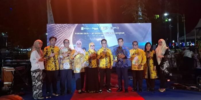 Tujuh Pelaku Kreatif Terima Penghargaan Balikpapan Creative Awards 2025 