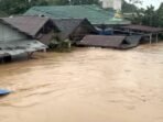 Kondisi banjir menggenangi ratusan rumah warga di Kecamatan Tebing Tinggi, Kabupaten Balangan, Kalimantan Selatan, Sabtu (27/12/2025). FOTO: BorneoFlash.com/Ist