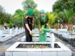 Kasdam VI/Mulawarman, Brigjen TNI Andy Setyawan, S.Sos., M.I.P. Pimpin Upacara Ziarah dan Tabur Bunga dalam rangka memperingati Hari Juang TNI AD Tahun 2025 di Taman Makam Pahlawan Dharma Agung, Balikpapan, pada Jumat (12/12/2025). Foto: HO/Pendam VI/Mlw Kasdam VI/Mulawarman, Brigjen TNI Andy Setyawan, S.Sos., M.I.P. Pimpin Upacara Ziarah dan Tabur Bunga dalam rangka memperingati Hari Juang TNI AD Tahun 2025 di Taman Makam Pahlawan Dharma Agung, Balikpapan, pada Jumat (12/12/2025). Foto: HO/Pendam VI/Mlw