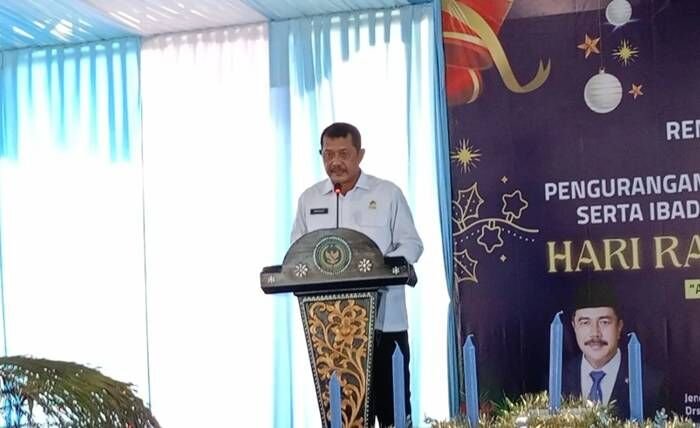 Direktur Jenderal Pemasyarakatan Mashudi saat memberikan sambutan dalam acara penyerahan remisi khusus bagi narapidana dan pengurangan masa pidana khusus warga binaan saat perayaan Natal 2025 di Rumah Tahanan (Rutan) Kelas I Cipinang, Jakarta Timur, Kamis (25/12/2025). FOTO : ANTARA/Siti Nurhaliza