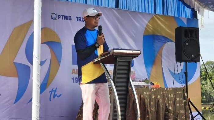 Direktur Utama PTMB, Yudi Saharuddin pada peringatan HUT ke-49 Perumda Tirta Manuntung Balikpapan (PTMB), di Waduk Manggar KM 12, pada Minggu (21/12/2025). Foto: BorneoFlash/Ist