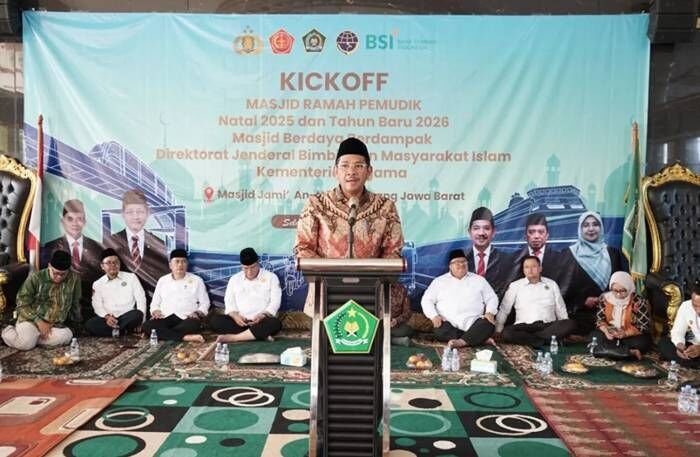 Dirjen Bimas Islam Abu Rokhmad saat peluncuran program Masjid Ramah Pemudik di Masjid Jami’ An Nur, Karawang, Jawa Barat. FOTO : ANTARA/HO-Kemenag