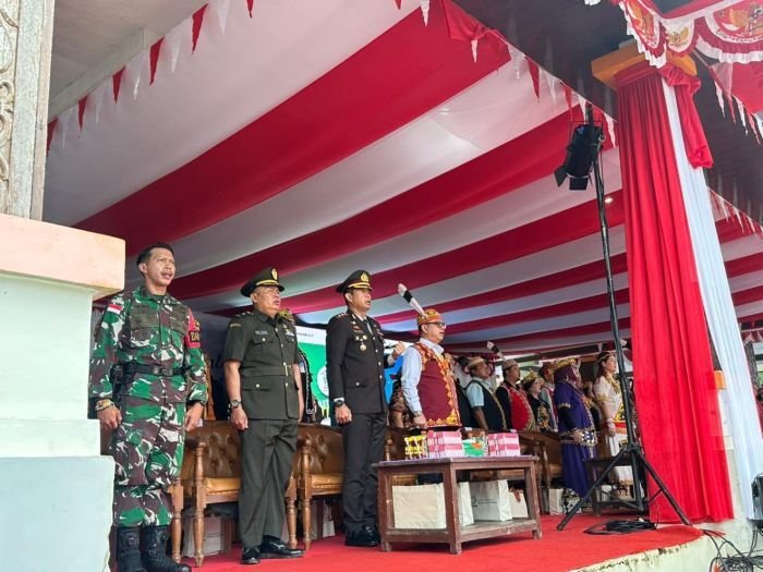 Kapolres Hadiri Upacara HUT ke-12 Kabupaten Mahakam Ulu