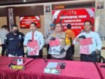 Kapolresta Balikpapan, Kombes Pol Anton Firmanto, Saat memimpin pengungkapan kasus pencabulan terhadap anak dibawah umur dalam konferensi pers di Mako Polresta Balikpapan, pada Senin (22/12/2025). Foto: BorneoFlash/Niken Sulastri