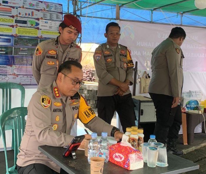 Pastikan Pelayanan Prima Selama Nataru, Kapolresta Balikpapan Tinjau Kesiapan Pos Ops Lilin Mahakam 2025