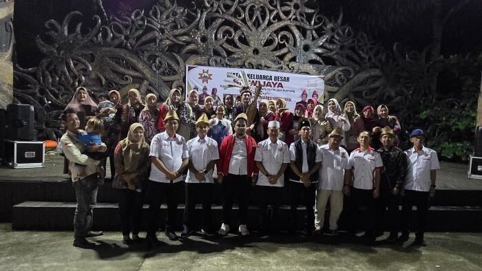 Kebersamaan Ikabes Sriwijaya Kaltim saat family gathering 10 tahun di kawasan Ladaya, kota Tenggarong, Kabupaten Kukar. Foto: BorneoFlash/Ist