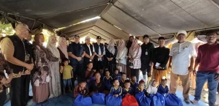 Kementerian Pendidikan Dasar dan Menengah (Kemendikdasmen) terus mempercepat pemulihan layanan pendidikan pascabencana banjir di wilayah Sumatra, khususnya di Kota Subulussalam dan Kabupaten Aceh Singkil. Upaya ini dilakukan melalui penyaluran bantuan darurat dan pemetaan kebutuhan satuan pendidikan agar proses belajar mengajar tetap berlangsung dalam kondisi kedaruratan