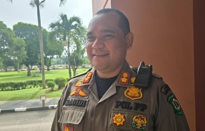 Kepala Bidang Penegakan Produk Hukum Daerah (PPHD) Satpol PP Kutai Kartanegara, Rasidi. Foto: BorneoFlash/Ernita Sriana