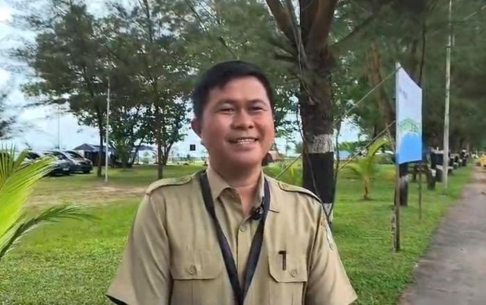 Pengunjung Pantai Manggar Selama Nataru Melonjak, Camping Pilihan Terbaru