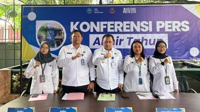 Konferensi Pers akhir tahun di Kantor BNN Kota Balikpapan, pada Selasa (30/12/2025). Foto: BorneoFlash/Niken Sulastri