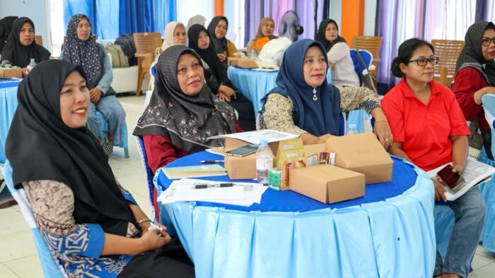 Otorita IKN menggelar Forum Konsultasi dan Kolaborasi UMKM Samboja dan Samboja Barat yang diikuti 51 pengusaha UMKM di Balai Pertemuan Umum Kantor Kelurahan Kampung Lama, Kecamatan Samboja, pada Selasa (9/12/2025). Foto: HO/Humas Otorita IKN