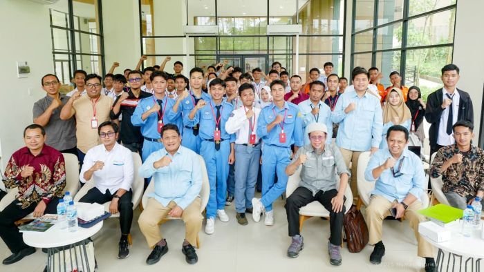 Otorita IKN menyelenggarakan pelatihan desain dan pemeliharaan PLTS bagi siswa dan siswi SMK di wilayah delineasi IKN, pada Selasa (9/12/2025). Foto: HO/Humas Otorita IKN