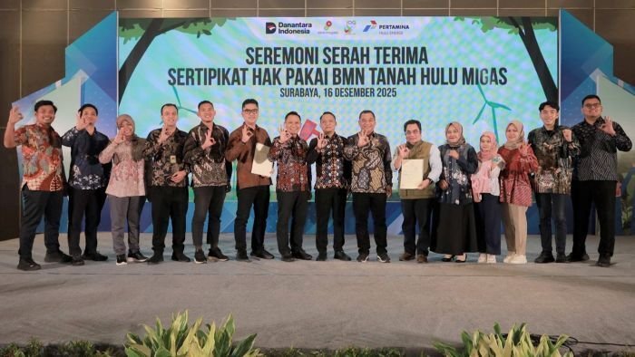 PHI melalui anak perusahaan dan afiliasinya, PHM, PHSS, dan PT Pertamina EP Zona 9 Tanjung Field, berhasil menuntaskan proses pengurusan dan menerima SHP BMN Hulu Migas berupa tanah di sejumlah lokasi di Kaltim dan Kalsel. Foto: HO/PHI