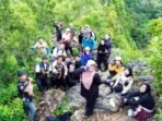 Paket Authentic Hiking Gunung Parung menawarkan pengalaman pendakian autentik di kawasan Hutan Adat Suku Balik Sepaku yang dikurasi secara imersif. Foto: HO/Humas Otorita IKN