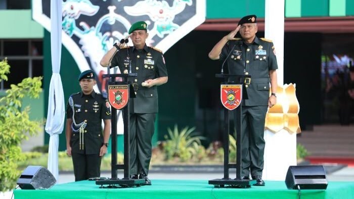 Mayjen TNI Krido Pramono menggantikan Mayjen TNI Rudy Rachmat Nugraha sebagai Pangdam VI/Mulawarman. Foto: HO-Pendam VI/Mlw